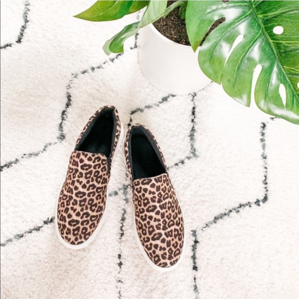 NWT Cheetah Slide On Flats w/ Platform - Picture 3 of 3